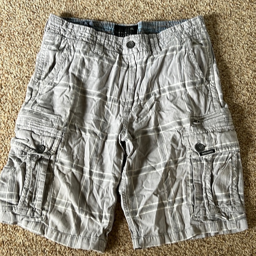 Quik Silver Men’s shorts size 34 never worn only washed